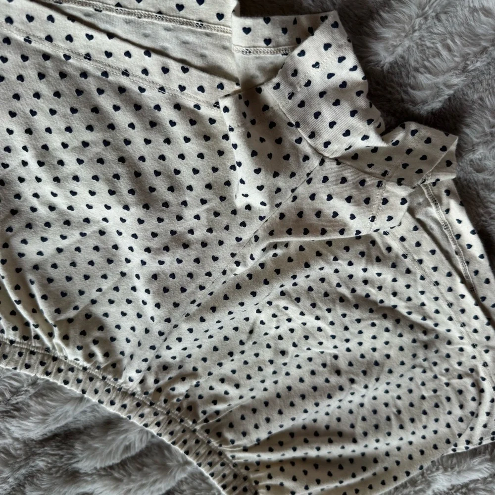 Brandy Melville: John Galt Heart Pattern Shorts - Picture 2 of 7